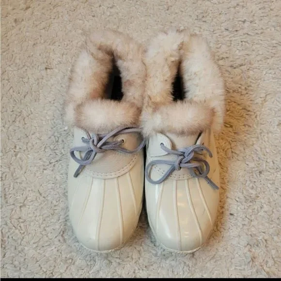 Sperry Saltwater Low Fur Lined Boots - Picture 1 of 6